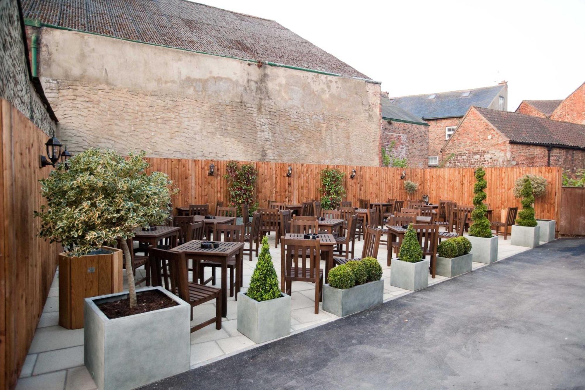 The Unicorn Hotel Wetherspoon Ripon Dış mekan fotoğraf