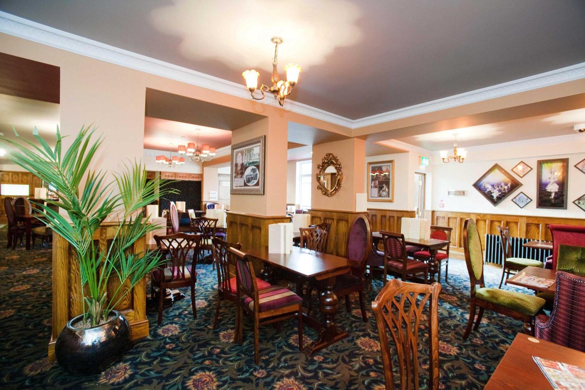 The Unicorn Hotel Wetherspoon Ripon Dış mekan fotoğraf