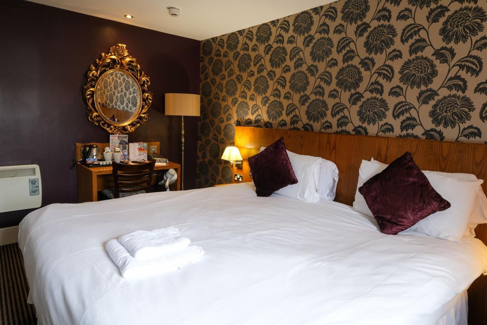 The Unicorn Hotel Wetherspoon Ripon Dış mekan fotoğraf