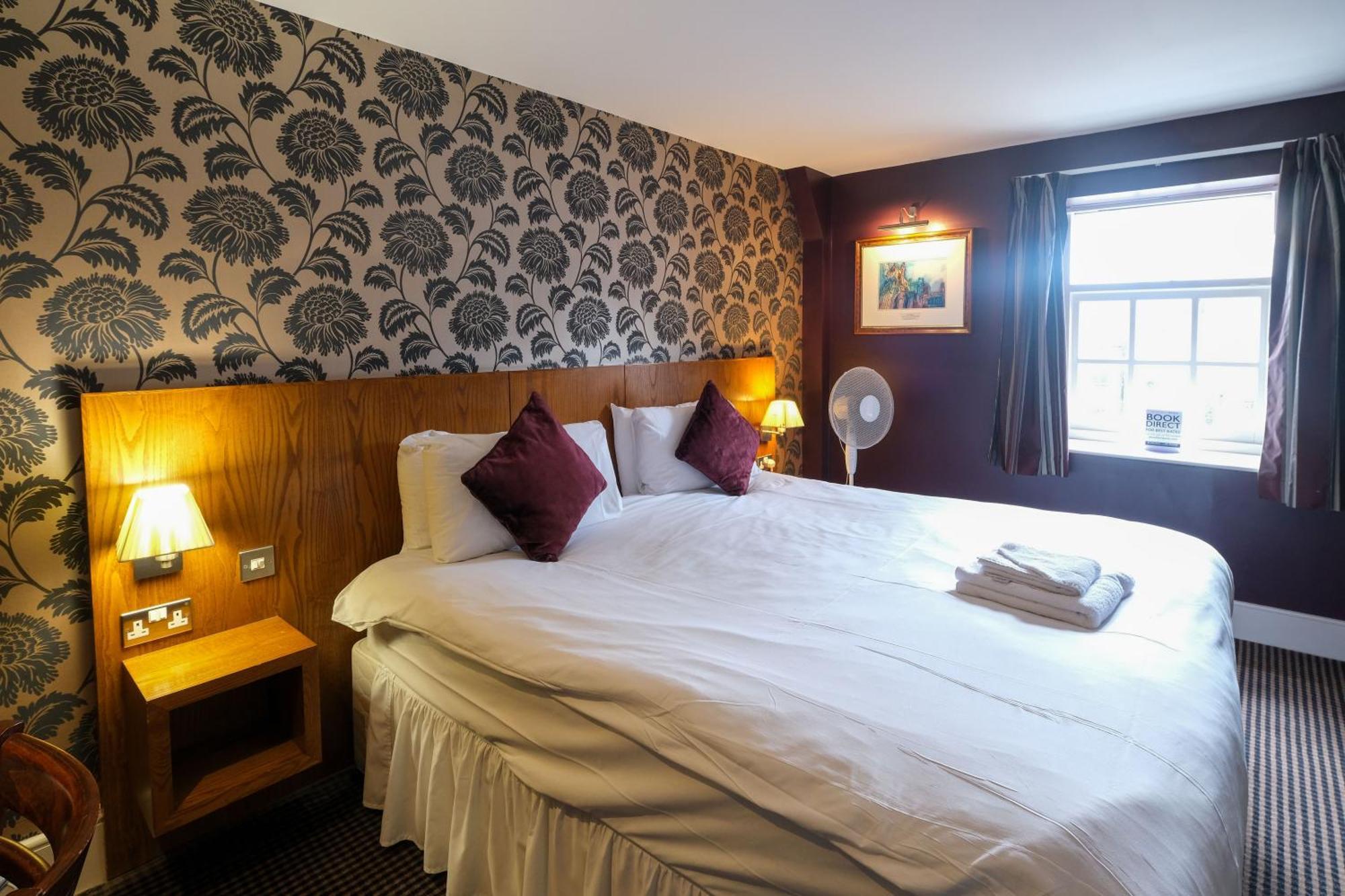 The Unicorn Hotel Wetherspoon Ripon Dış mekan fotoğraf