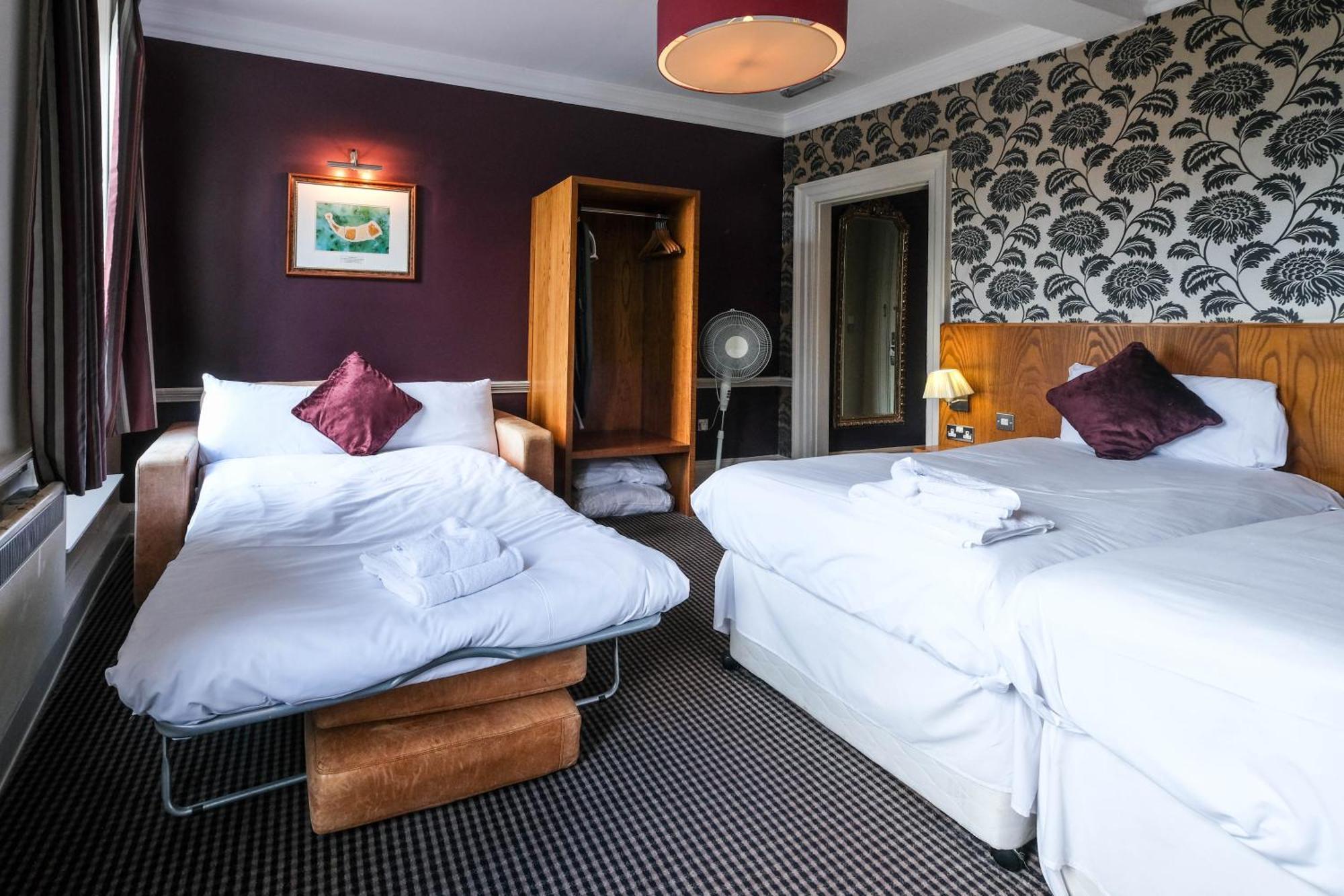 The Unicorn Hotel Wetherspoon Ripon Dış mekan fotoğraf