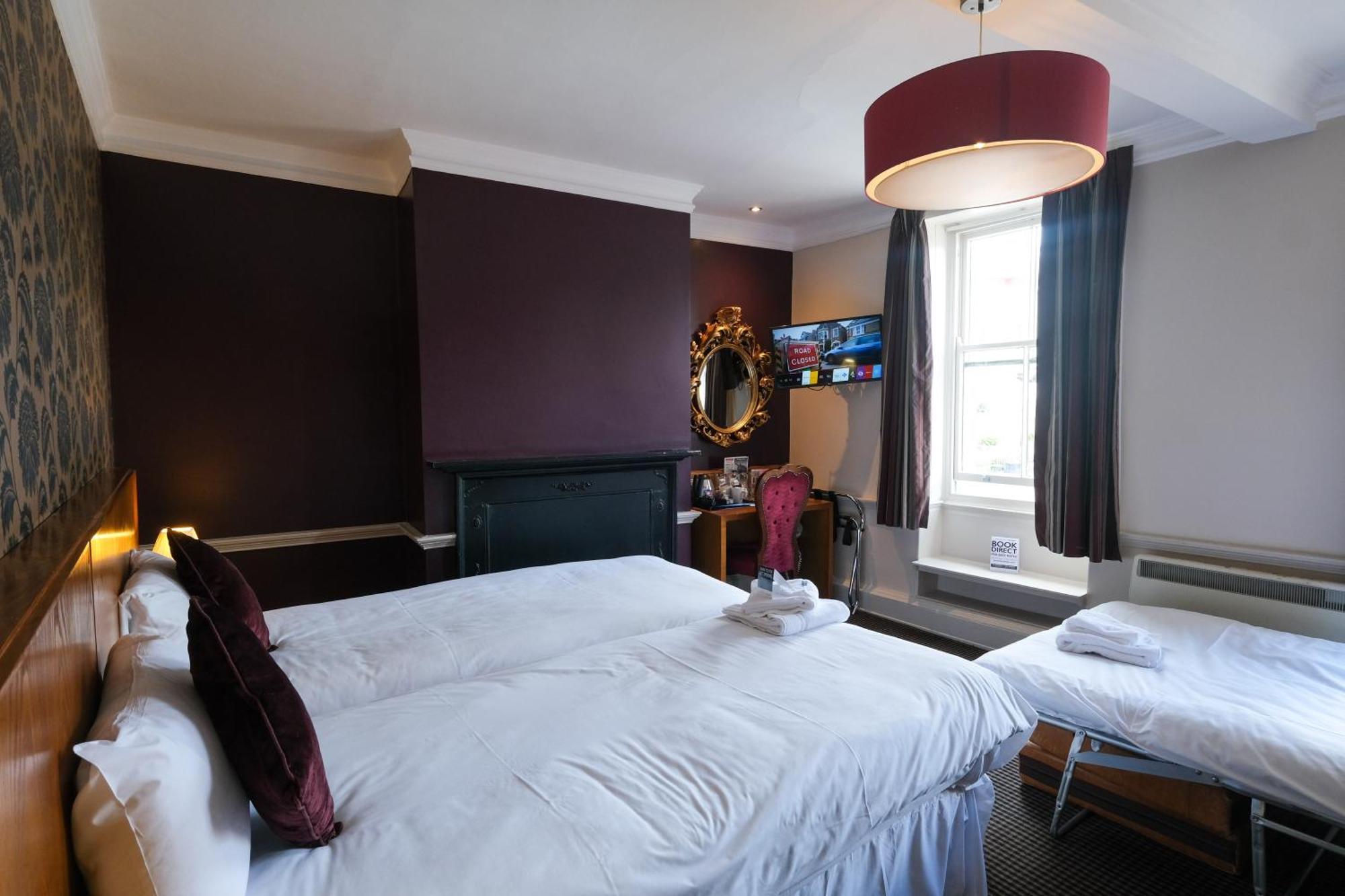 The Unicorn Hotel Wetherspoon Ripon Dış mekan fotoğraf